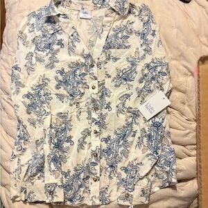 Croft & Barrow White and Blue Paisley Button-Down Shirt